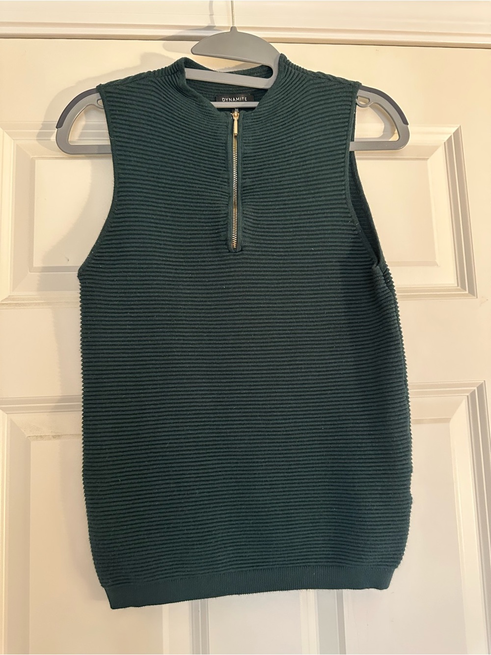 Dynamite Sleeveless Ribbed Tank Top in Green - Size small